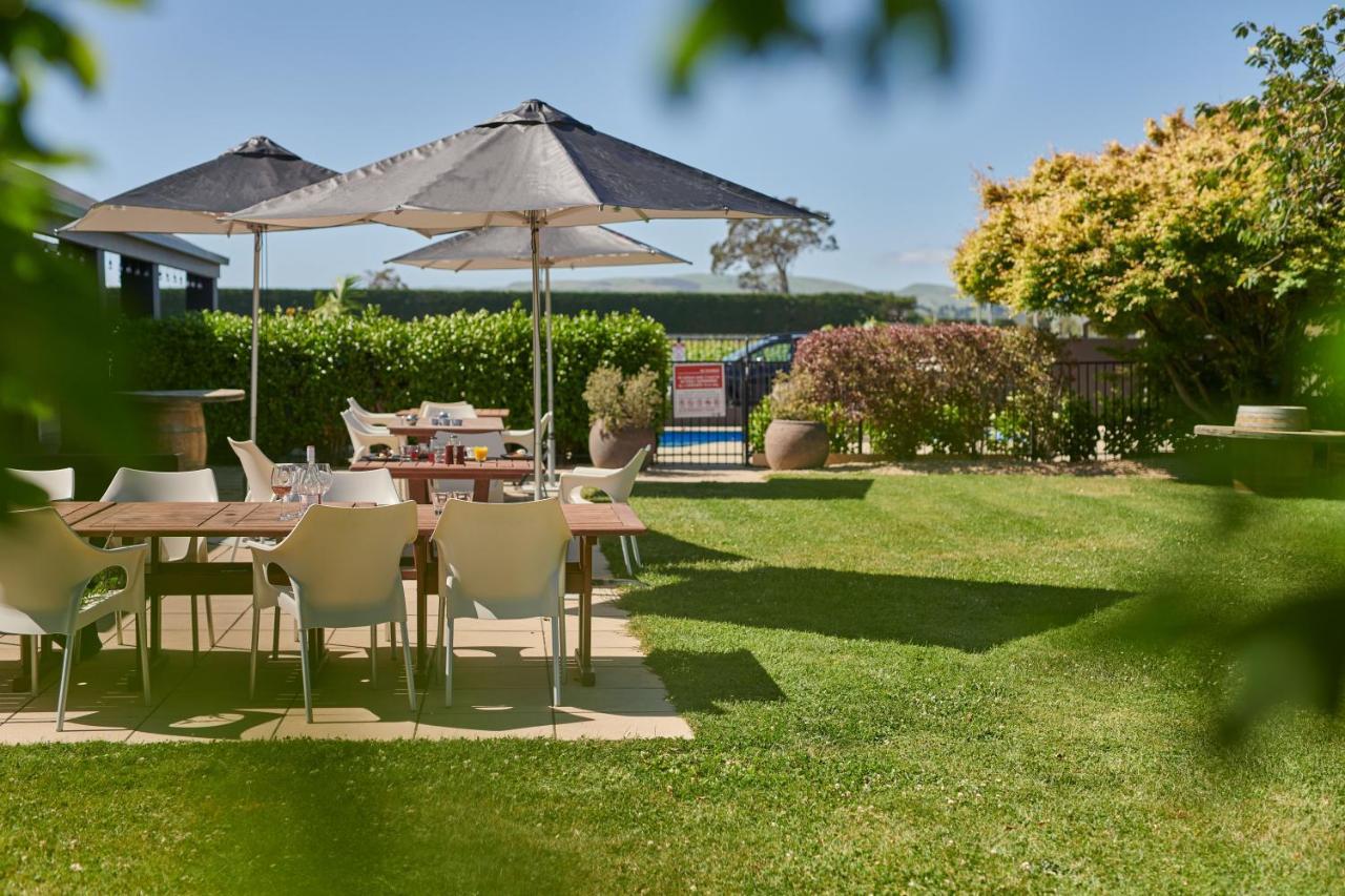 Parehua Resort Мартінборо Екстер'єр фото The garden at the hotel