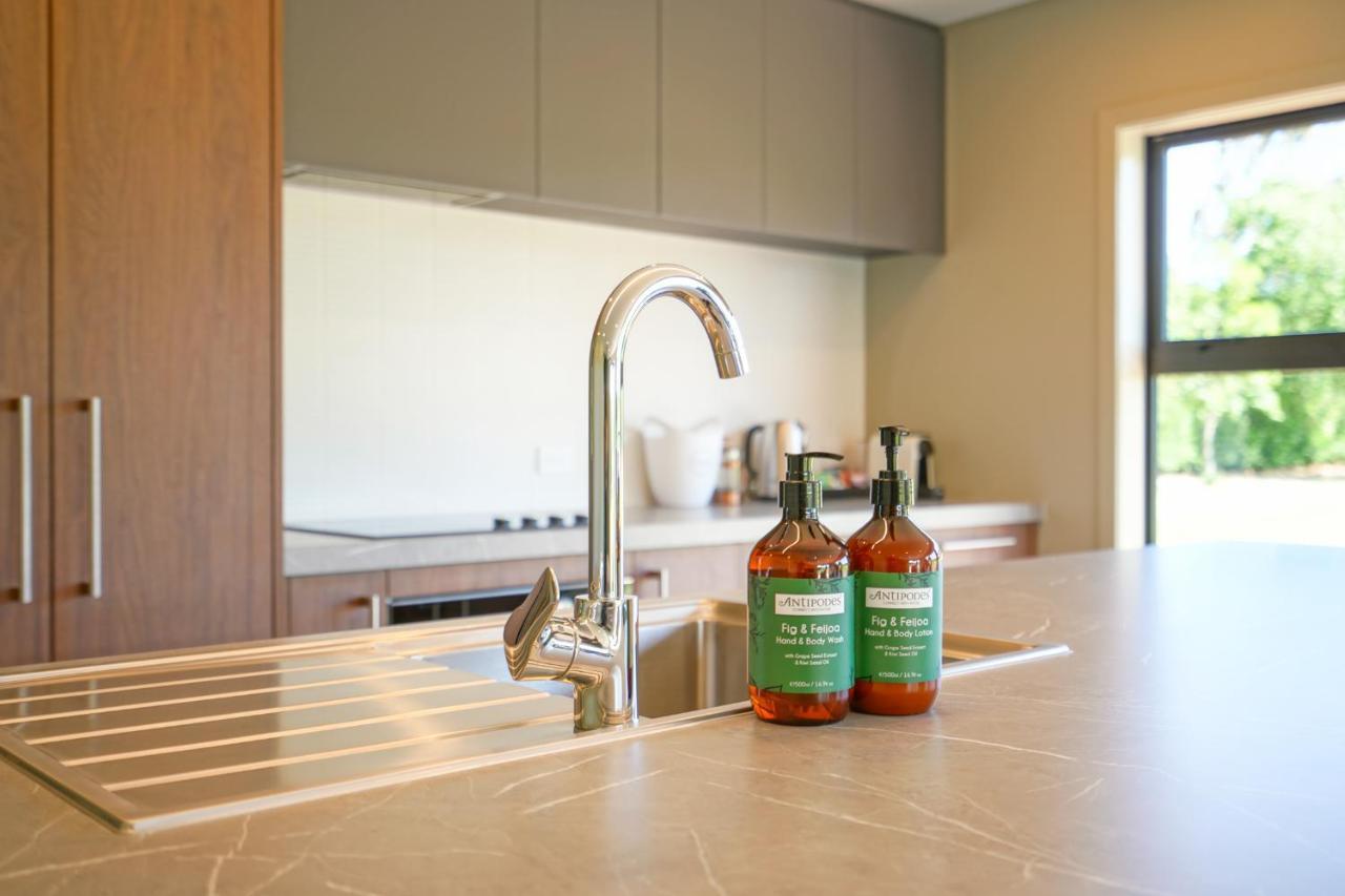 Parehua Resort Мартінборо Екстер'єр фото A kitchen faucet